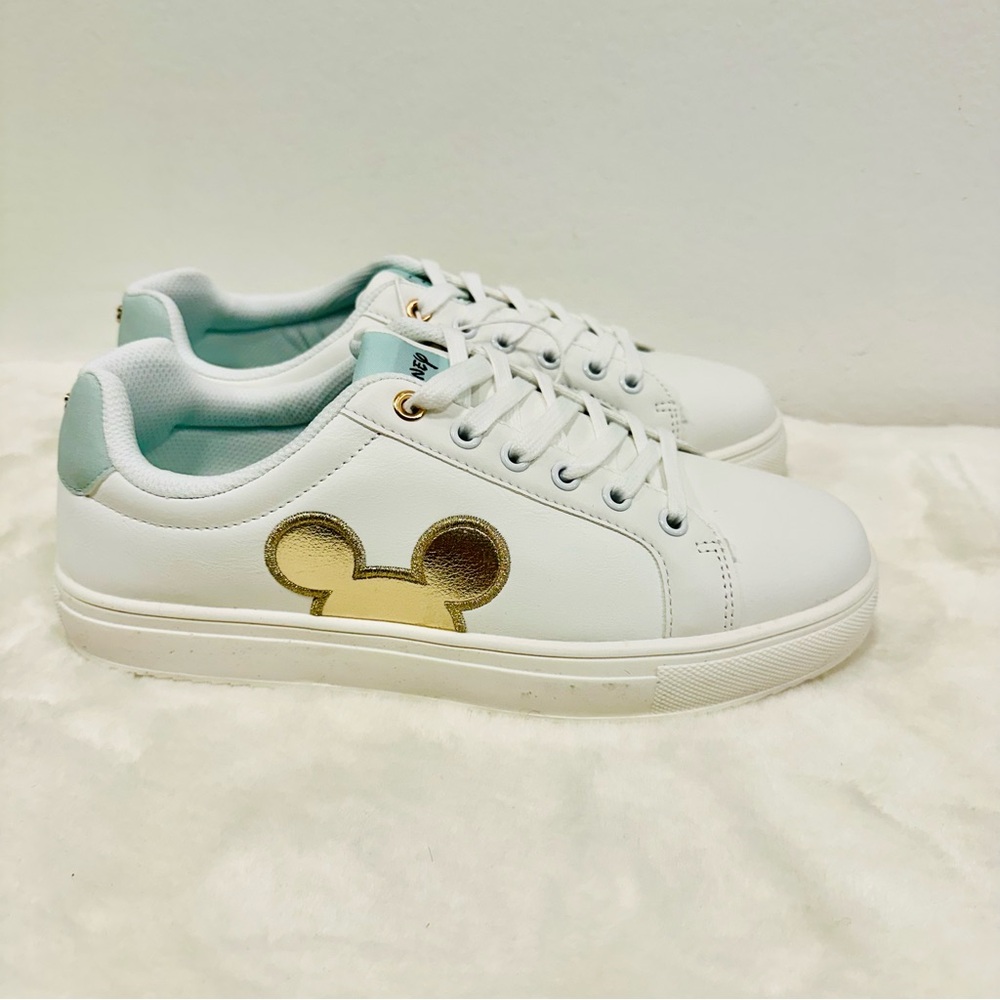 Disney Mickey and Minnie gold and white sneakers! New inbox women’s size 10!